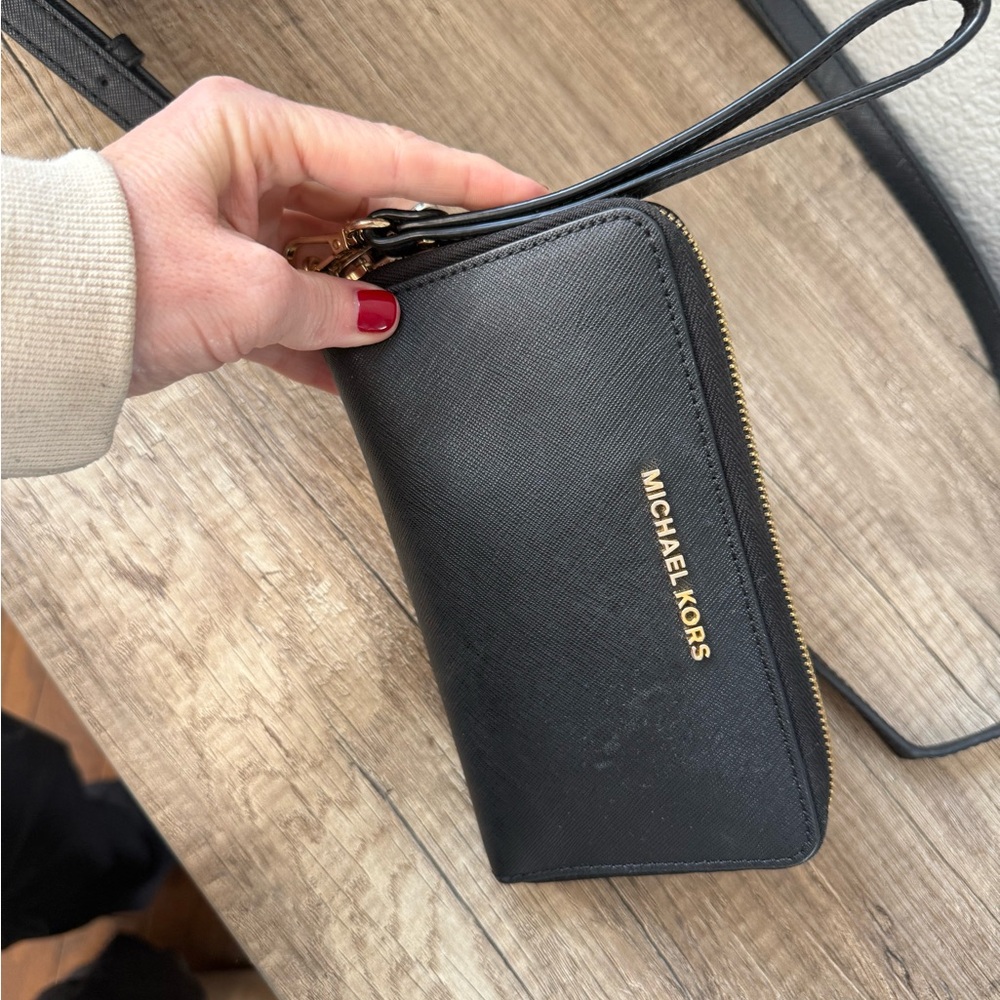 Michael Kors Black Shoulder Bag with Wallet - Picture 8 of 9